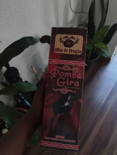 Incenso de Vareta Pombo-gira: Desperte a Chama da Sensualidade, Amor e Autoestima