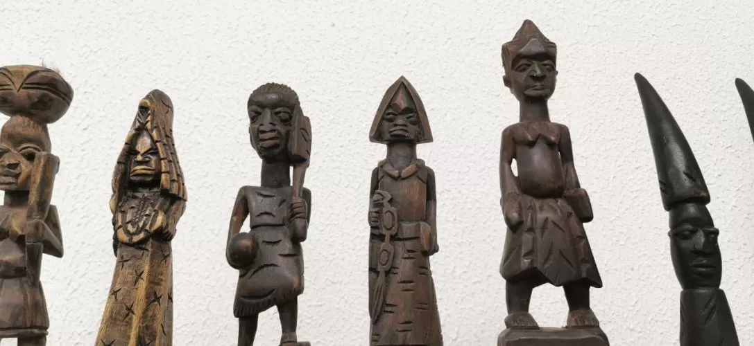 Imagens de Madeira Africanas: Expressões Autênticas para o Culto de Orixá