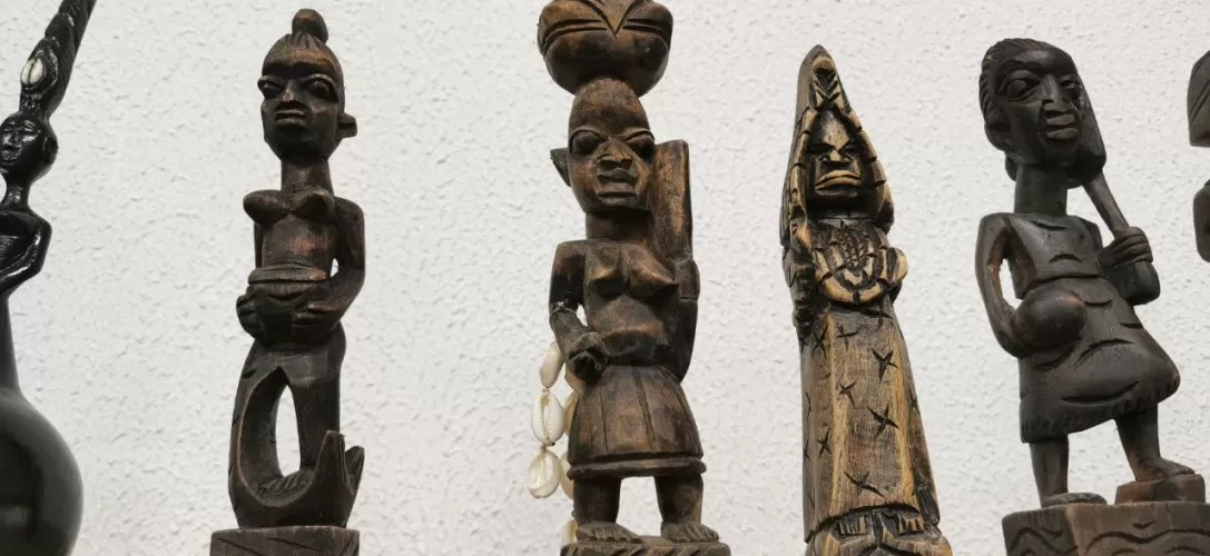 Imagens de Madeira Africanas: Expressões Autênticas para o Culto de Orixá