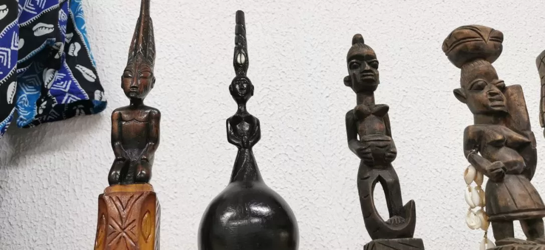 Imagens de Madeira Africanas: Expressões Autênticas para o Culto de Orixá