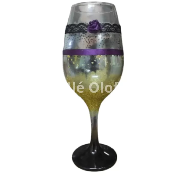 Taça de Pombogira: Rosa e Tridentes, Elegância Encantadora