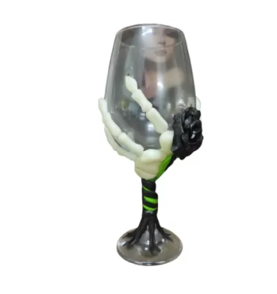 Taça de Pombogira: Rosa e Tridentes, Elegância Encantadora 5