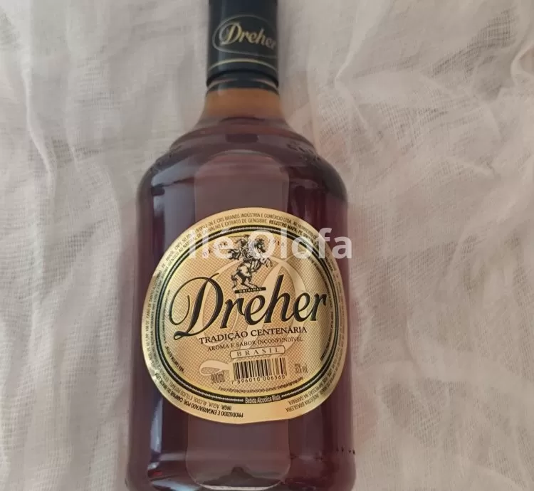 Conhaque de Gengibre Dreher Garrafa 900ml: Bebida Tradicional para Rituais, Ofertas e Celebrações