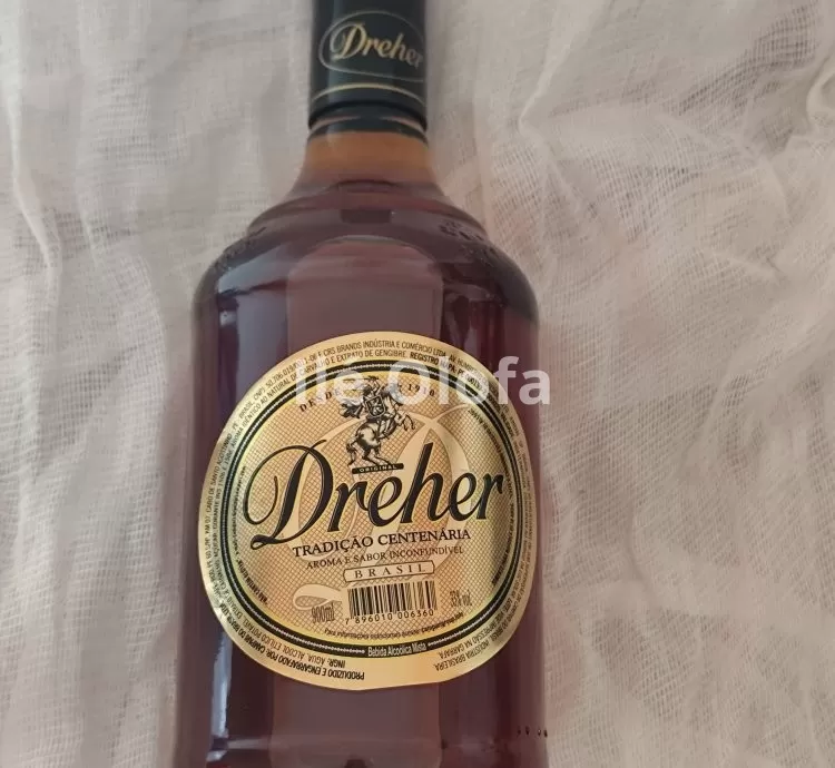 Conhaque de Gengibre Dreher Garrafa 900ml: Bebida Tradicional para Rituais, Ofertas e Celebrações