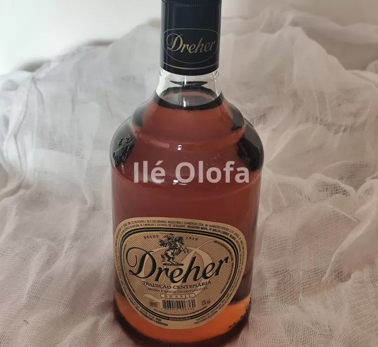 Conhaque de Gengibre Dreher Garrafa 900ml: Bebida Tradicional para Rituais, Ofertas e Celebrações