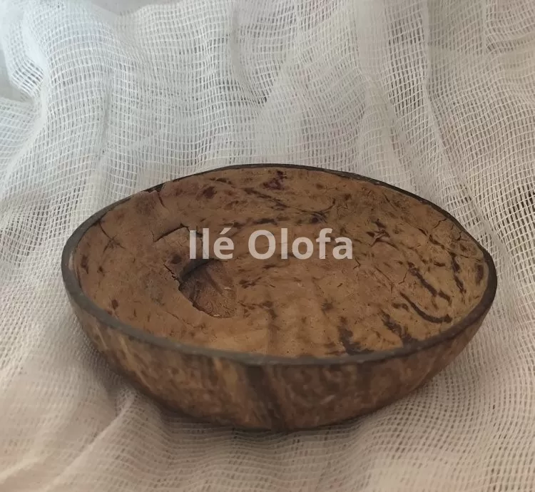Cumbuca de Coco Natural: Simplicidade Ancestral para Uso Ritual