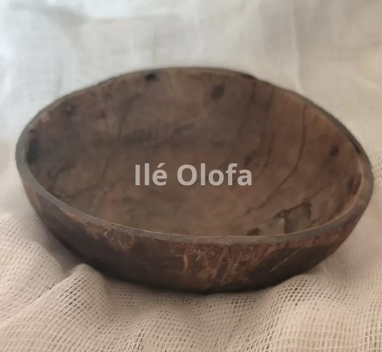 Cumbuca de Coco Natural: Simplicidade Ancestral para Uso Ritual
