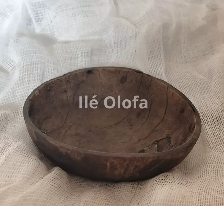 Cumbuca de Coco Natural: Simplicidade Ancestral para Uso Ritual