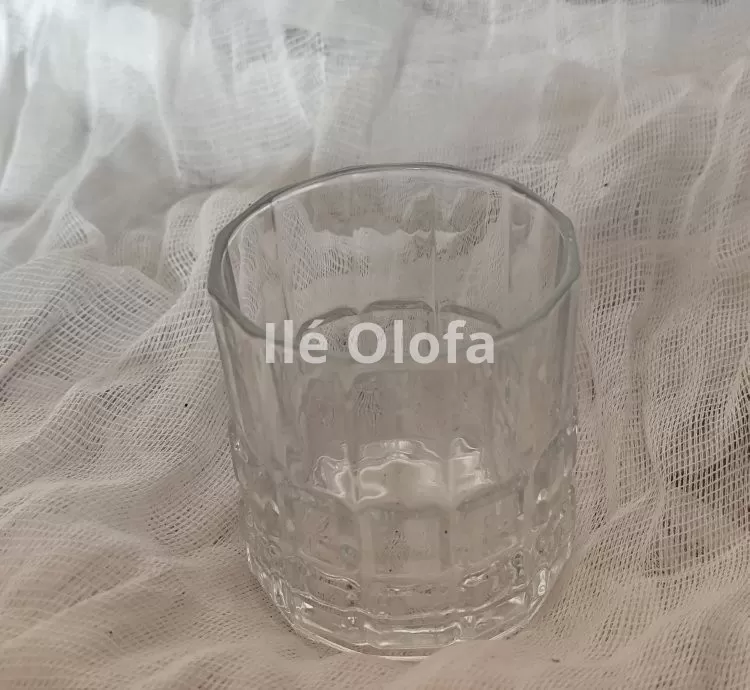 Copo de Whisky de Vidro: Presença e Firmeza para Uso Ritual