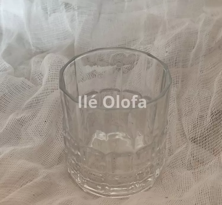 Copo de Whisky de Vidro: Presença e Firmeza para Uso Ritual