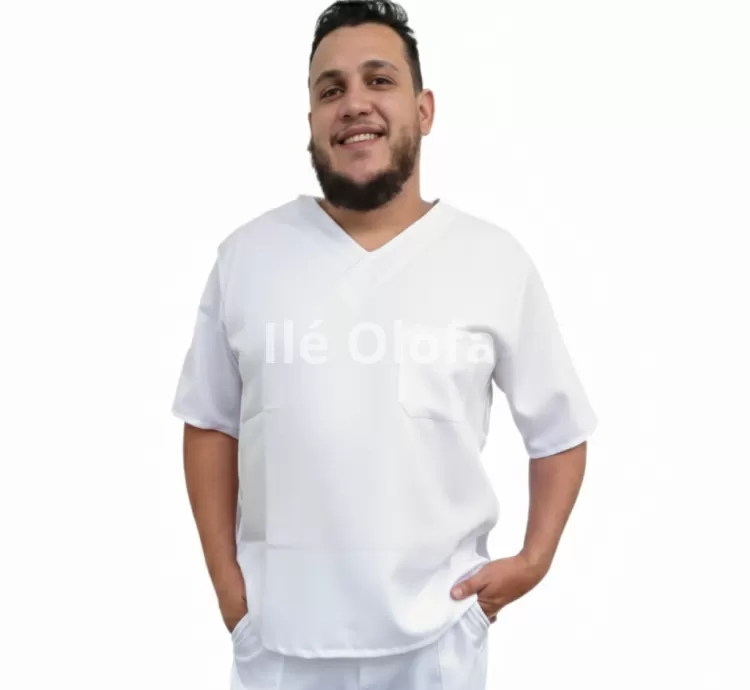 Bata Masculina: Vestimenta Tradicional de Simplicidade e Respeito