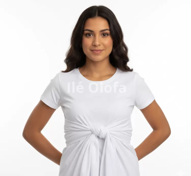 Camisa Torcida: Estilo Tradicional com Textura e Movimento