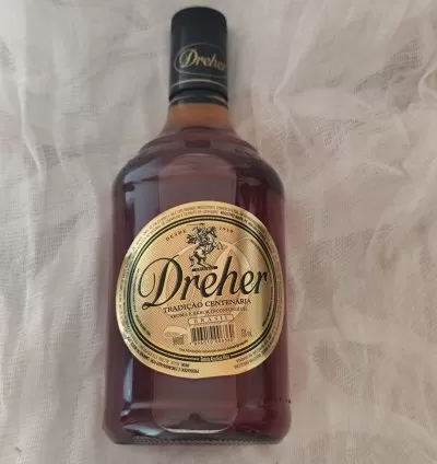 Conhaque de Gengibre Dreher Garrafa 900ml: Bebida Tradicional para Rituais, Ofertas e Celebrações 3