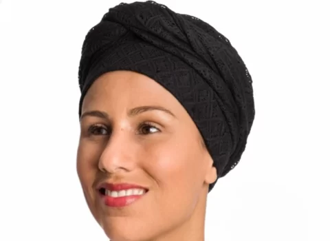 Pano de Cabeça de Renda: Proteção e Elegância no Vestir Ritual