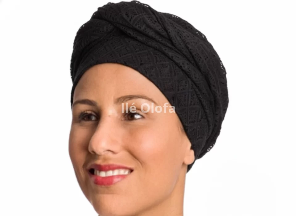 Pano de Cabeça de Renda: Proteção e Elegância no Vestir Ritual